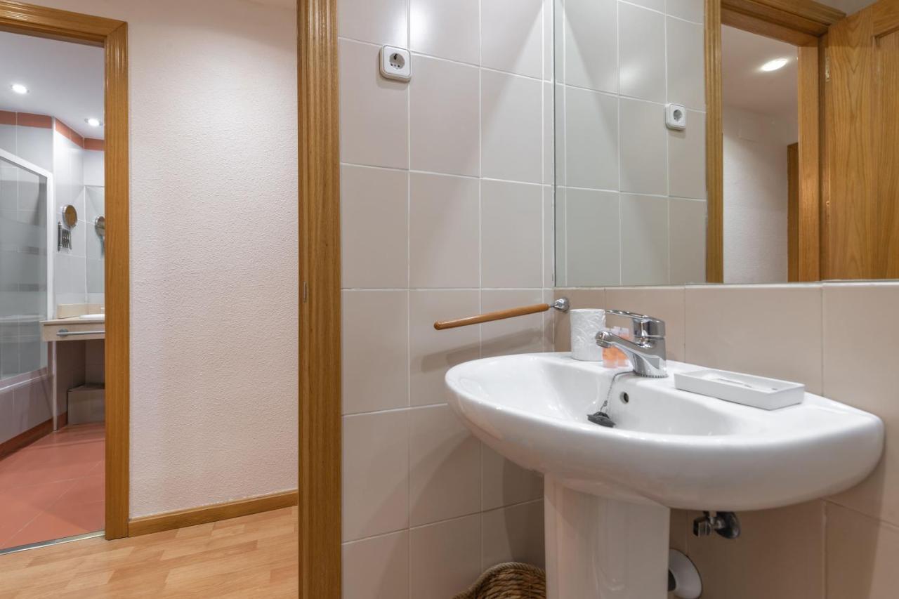 2 Bedrooms 2 Bathrooms Furnished - Malsana - With Pool - Mintystay Madrid Eksteriør billede
